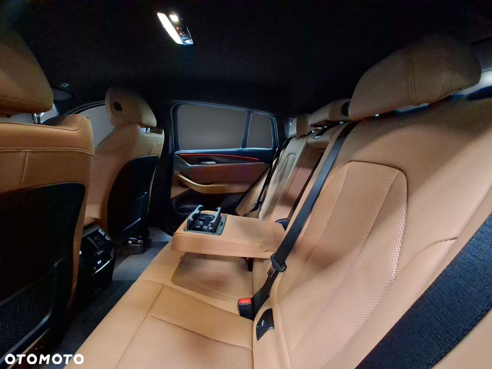 BMW X4 - 18