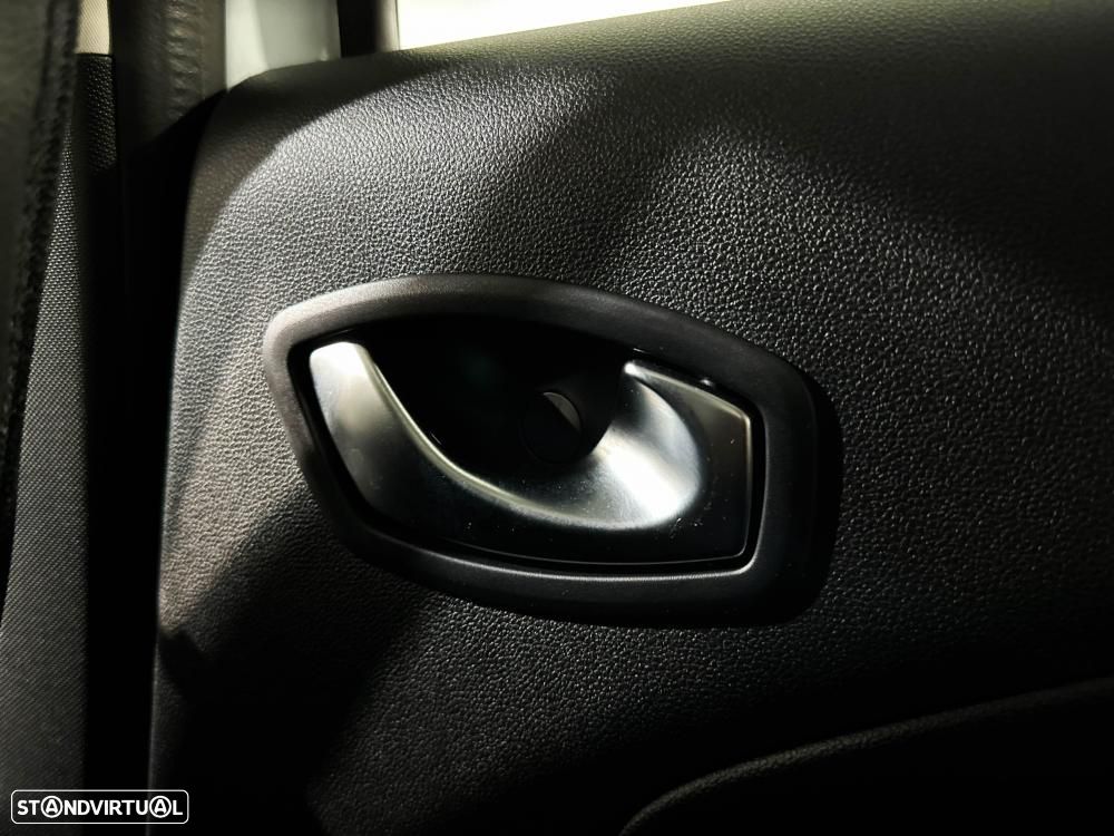 Renault Zoe (c/ Bateria) EV50 135hp Techno - 28