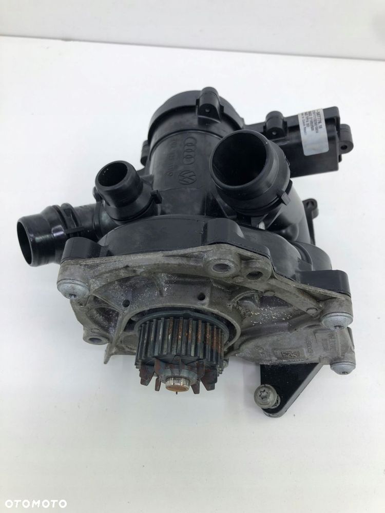 AUDI A4 B9 2.0 TFSI POMPA WODY OBUDOWA TERMOSTATU 06L121012 06L121111 - 1
