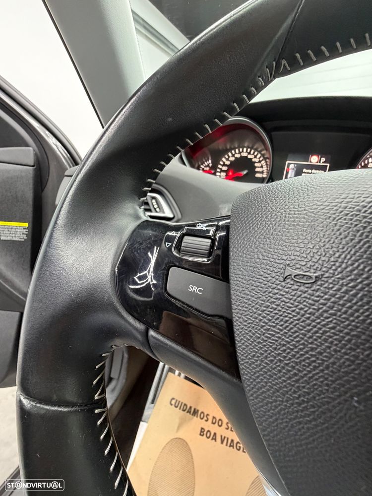 Peugeot 308 1.2 PureTech Allure Full LED EAT8 - 11