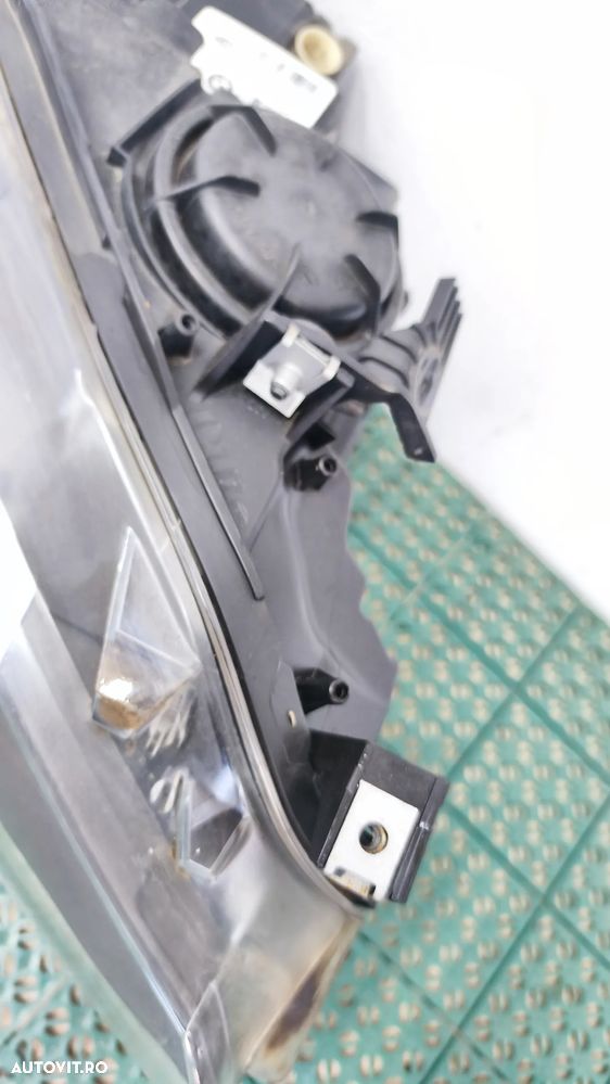 Far drapta  stanga BMW F20 F21 Halogen 7229686  7229685( provine de pe masina volan dreapta) - 7