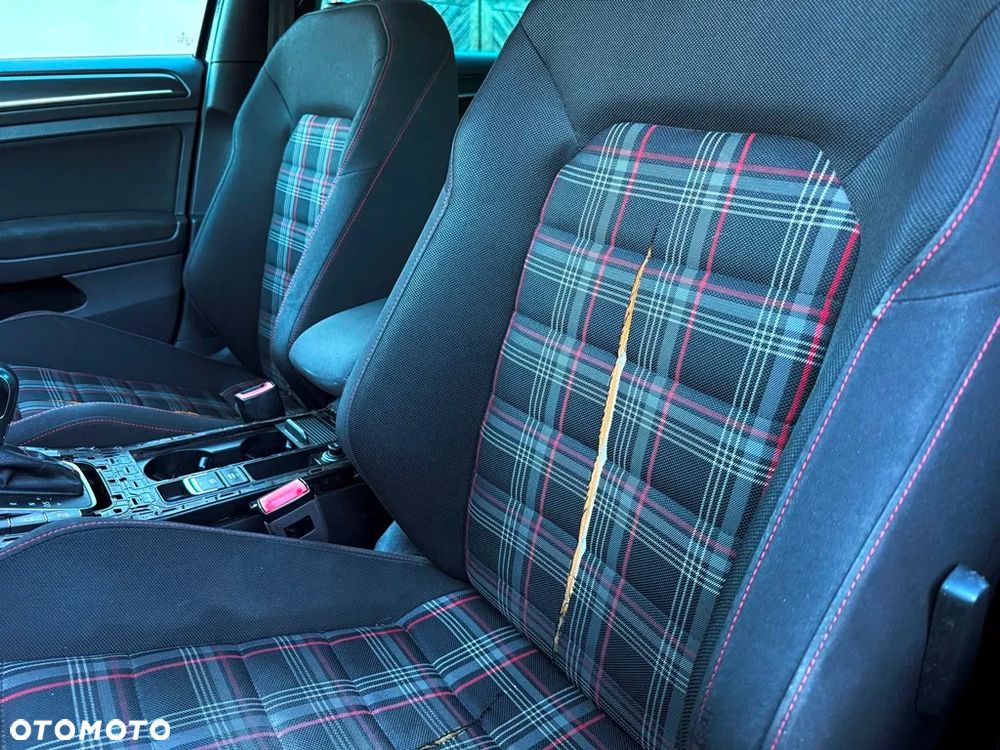 Volkswagen Golf GTI (BlueMotion Technology) DSG - 13