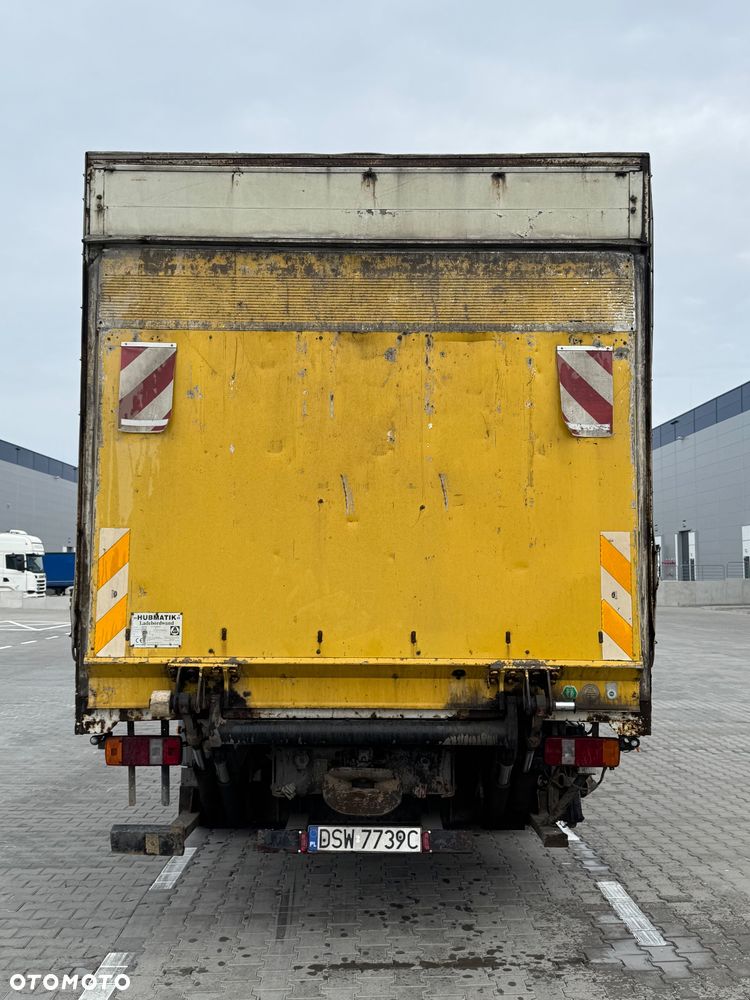 Mercedes-Benz 1218 - 9