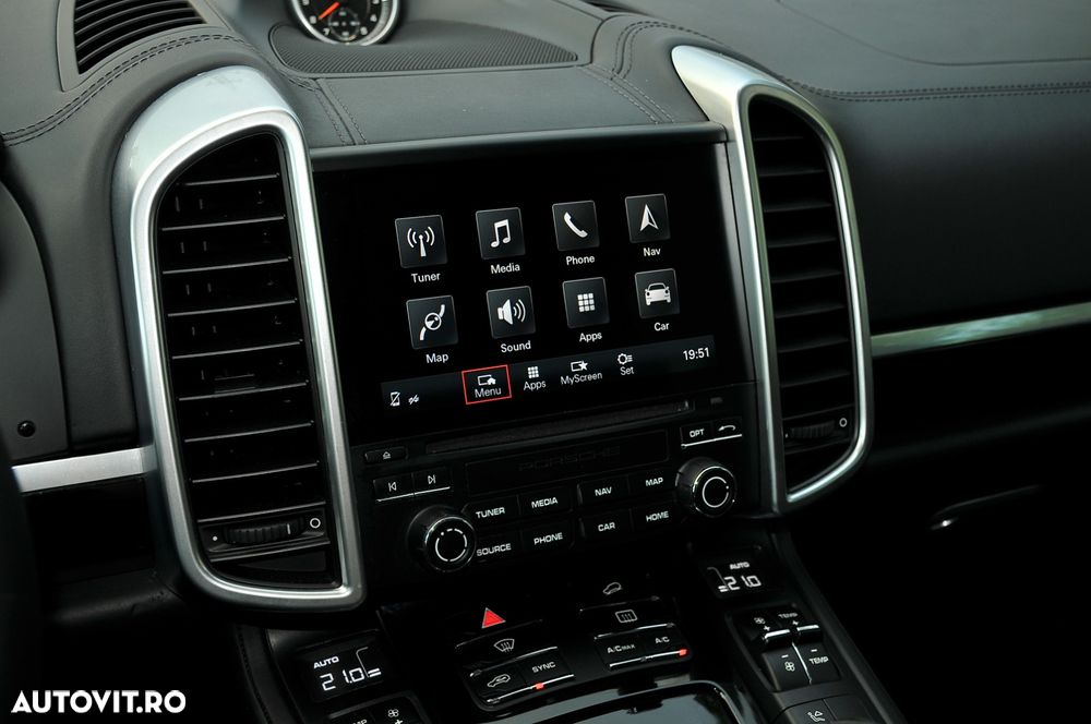 Porsche Cayenne Platinum Edition - 26