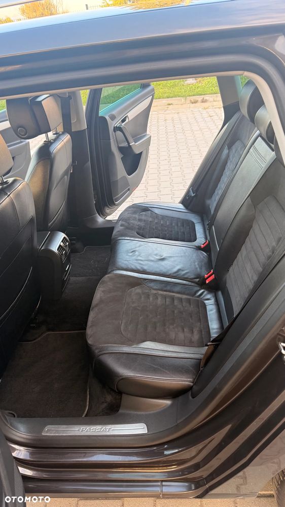 Volkswagen Passat 2.0 TDI Highline - 13