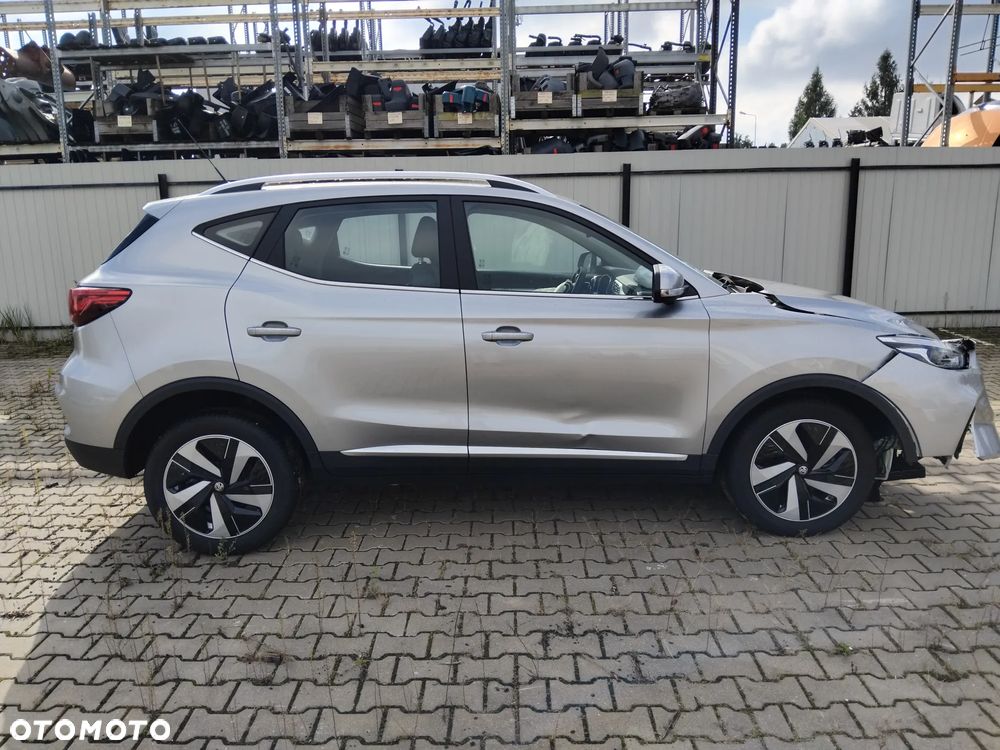 MG ZS - 12