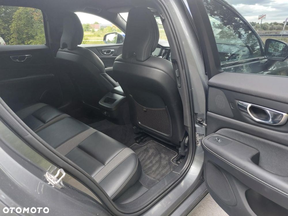 Volvo V60 D4 Geartronic R-Design - 8