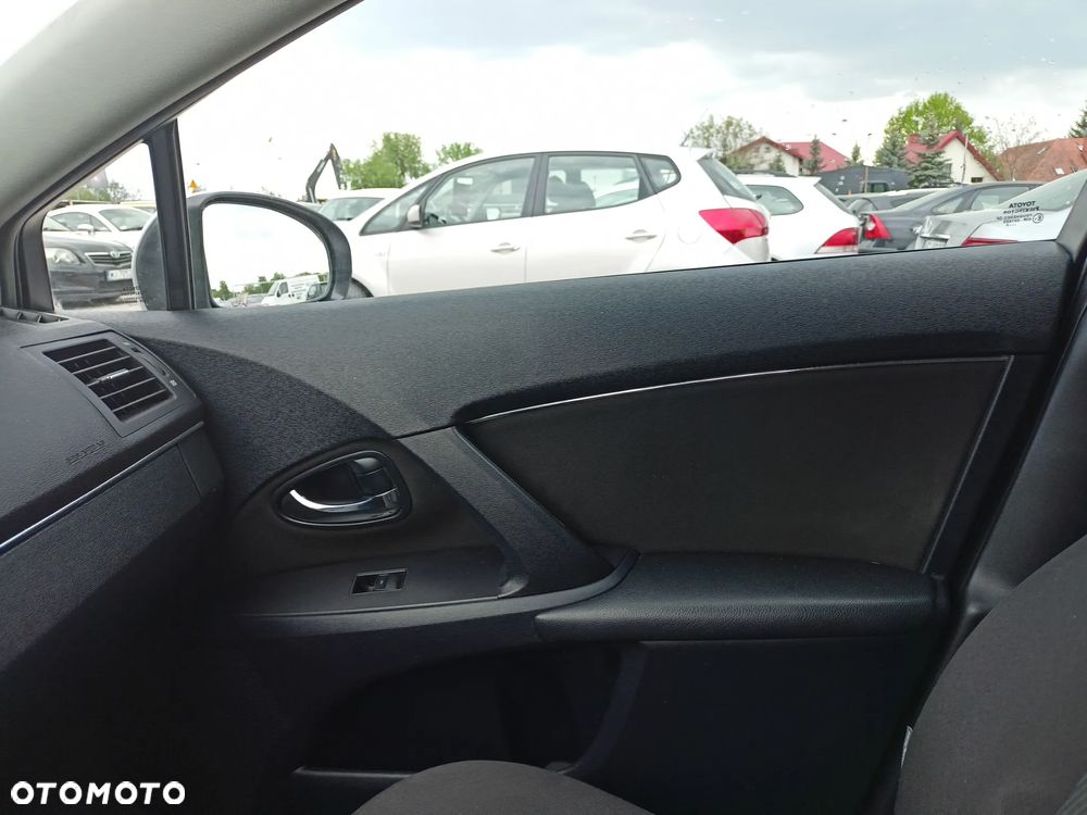 Toyota Avensis - 15