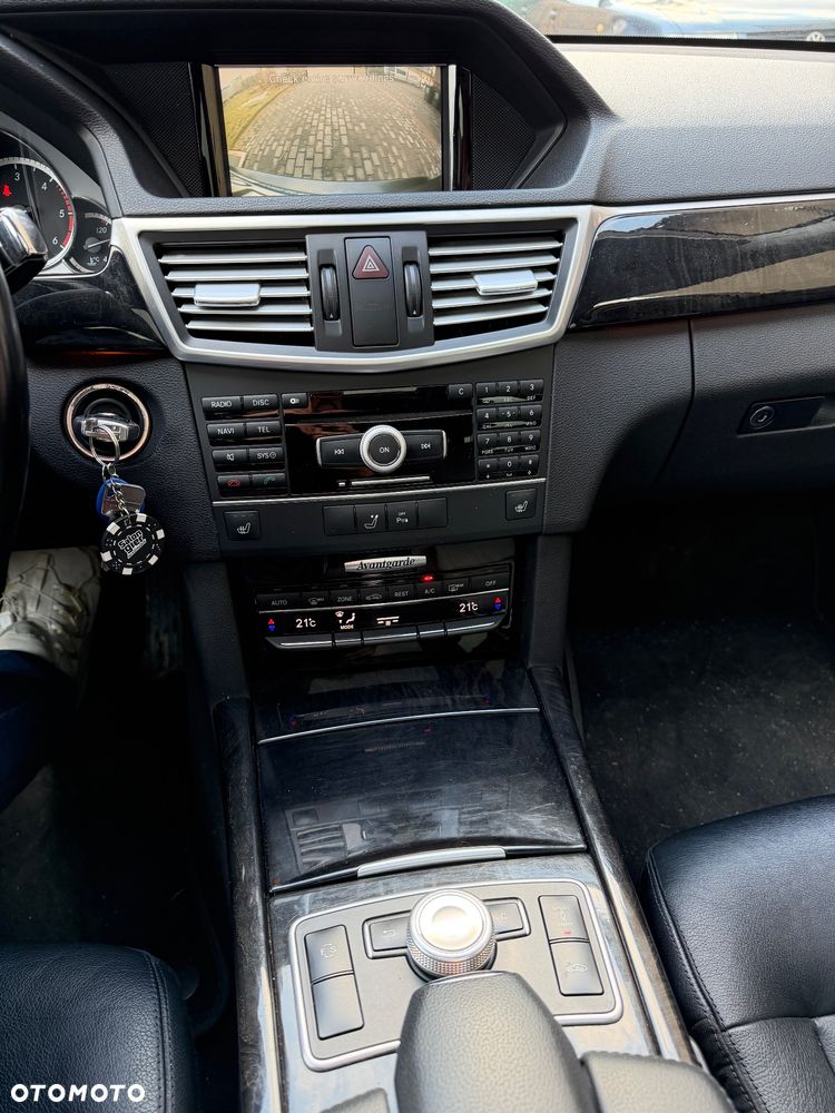 Mercedes-Benz Klasa E 300 CDI BlueEff Avantgarde - 13
