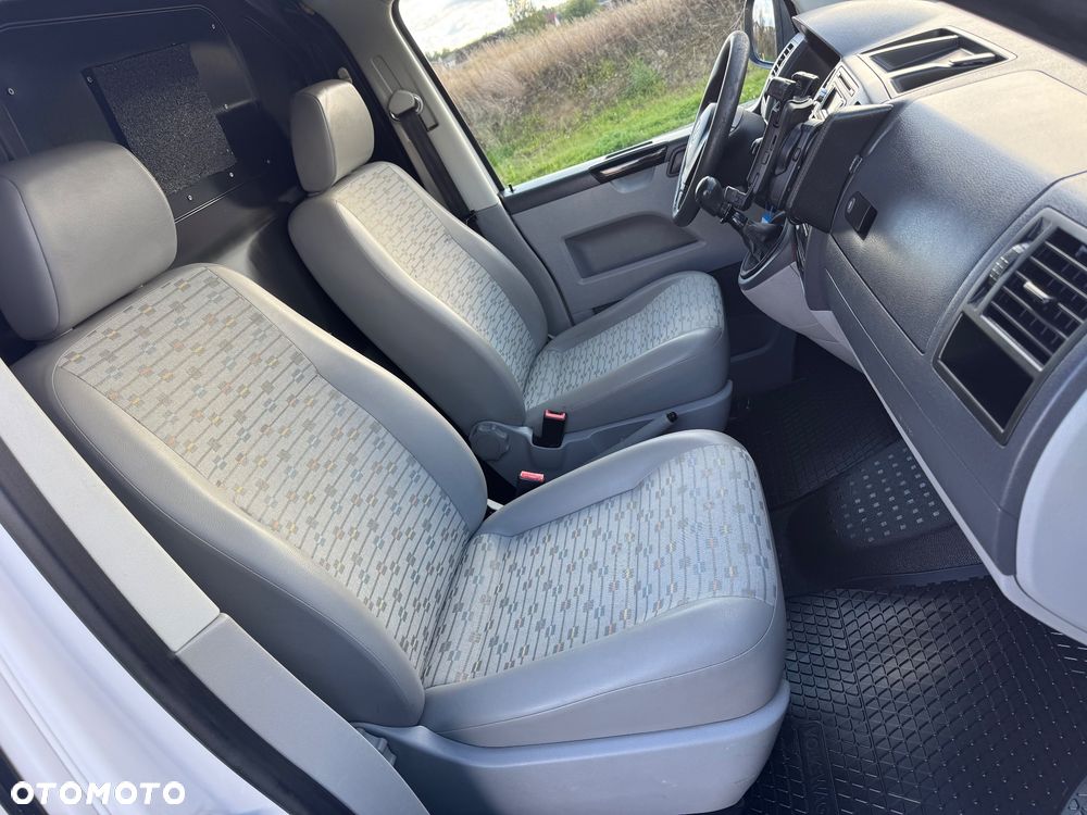 Volkswagen Transporter - 28