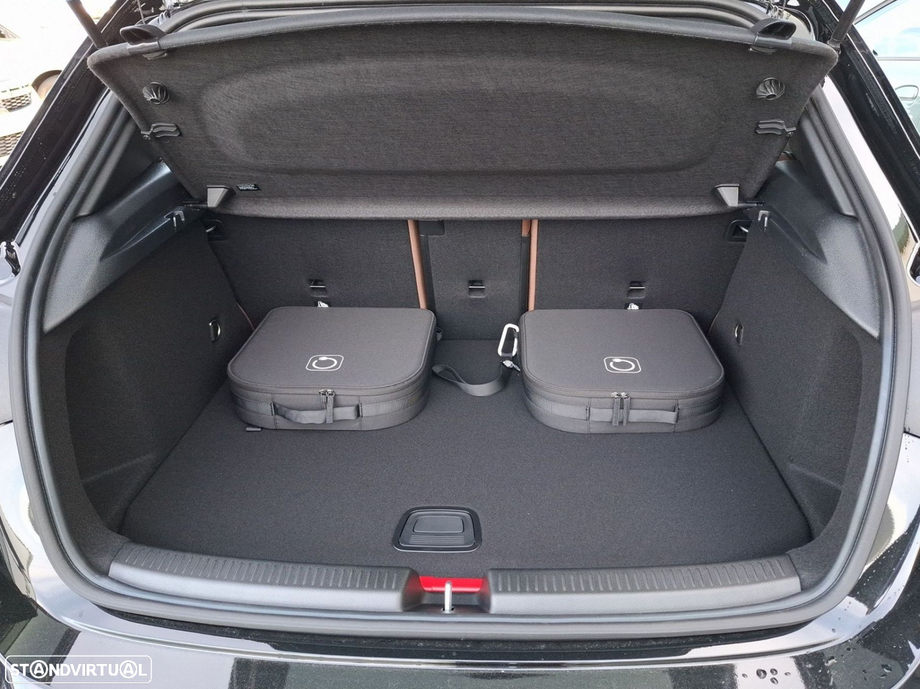 Mercedes-Benz A 250 e - 26