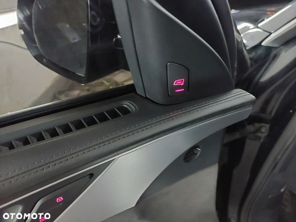 Audi A8 4.2 TDI clean diesel L Quattro - 29