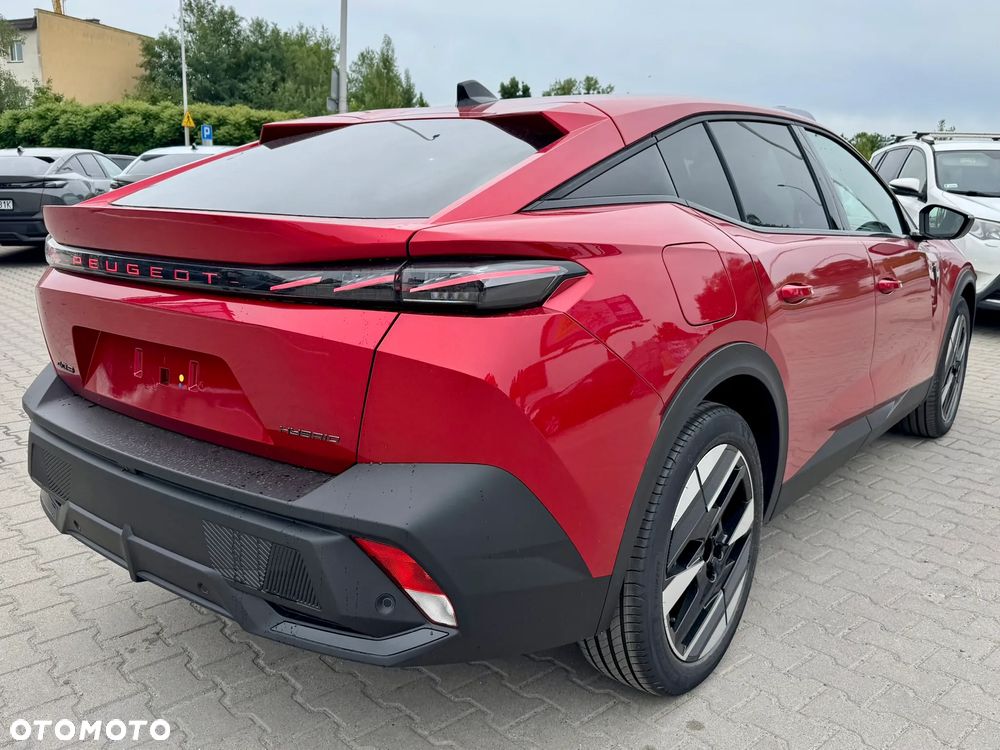 Peugeot 408 - 8