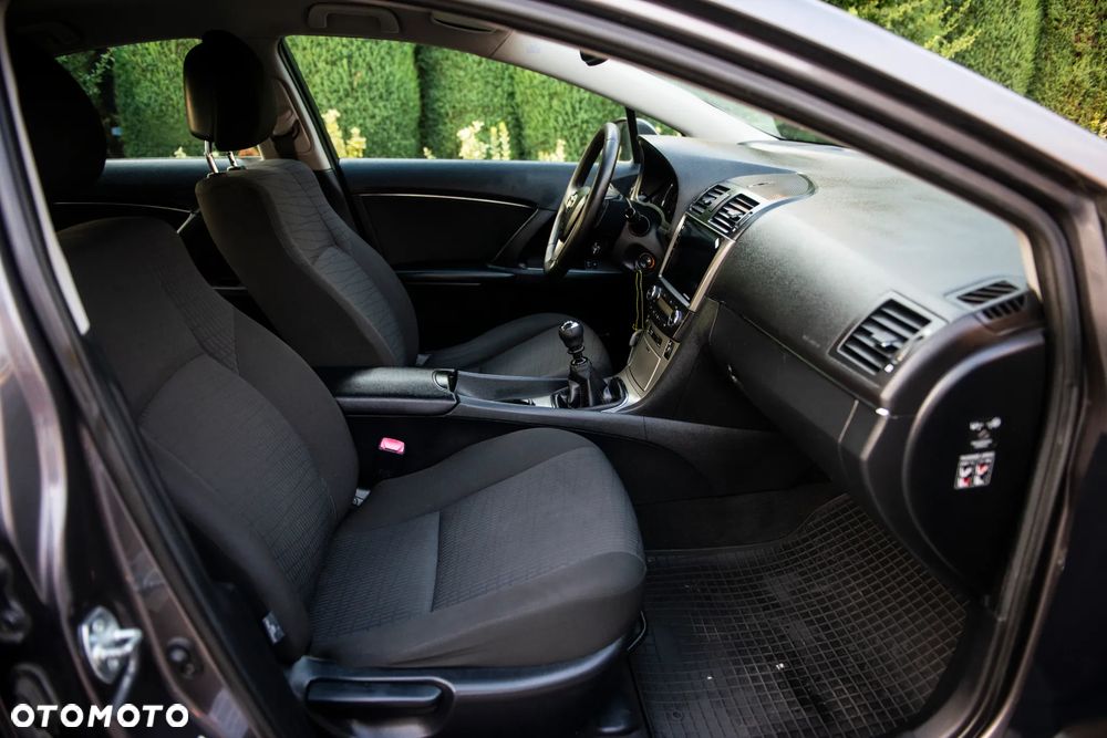 Toyota Avensis Touring Sports 1.8 Comfort - 36