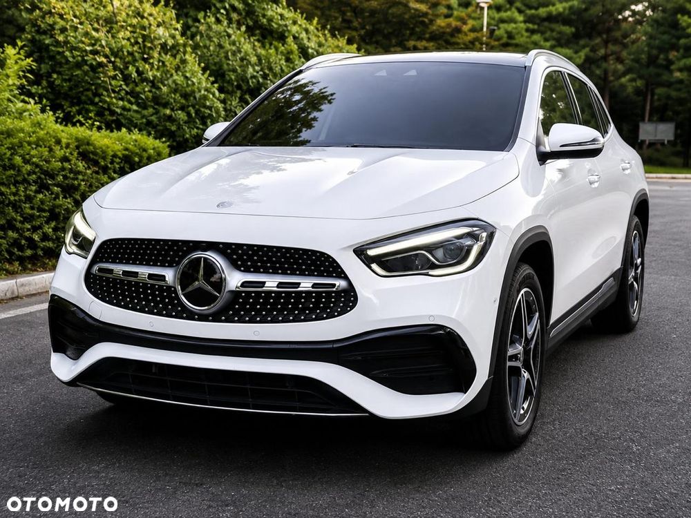 Mercedes-Benz GLA 250 4Matic 8G-DCT - 3
