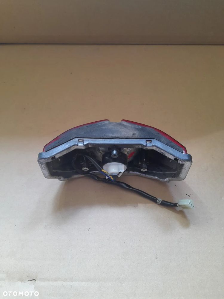 YAMAHA FZ8 10-15 LAMPA TYŁ - 4