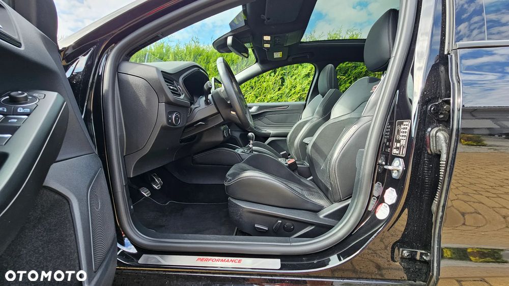 Ford Focus 2.0 EcoBlue ST-3 - 11