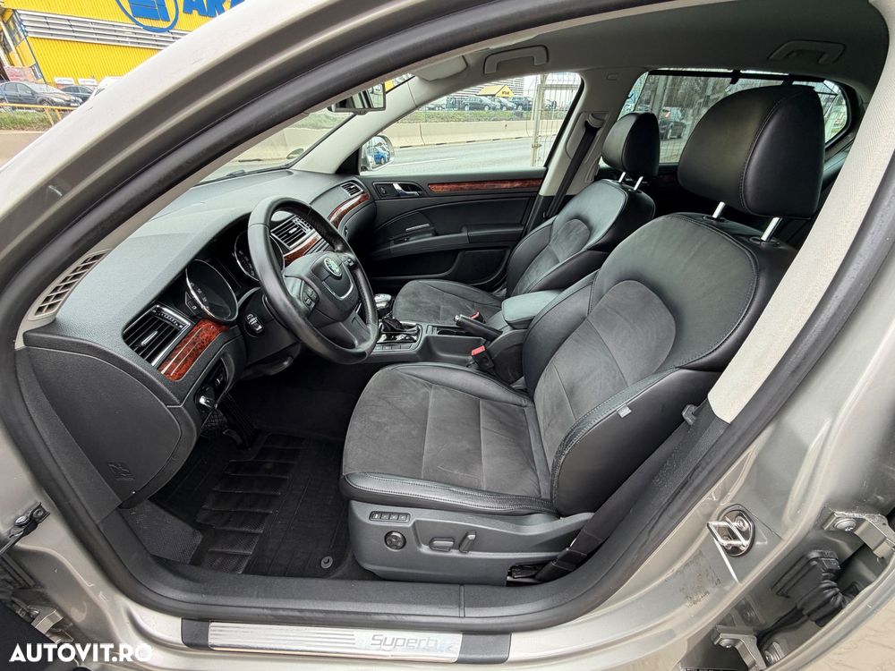 Skoda Superb 2.0 TDI Elegance DSG - 30