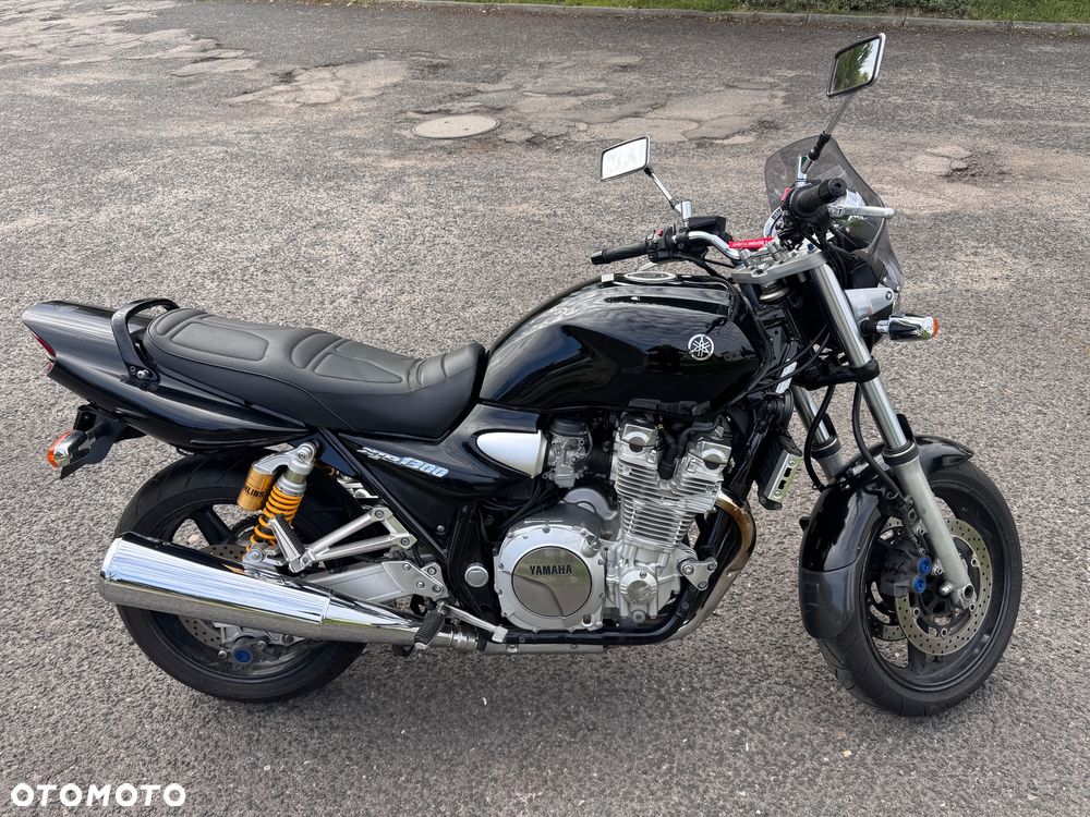 Yamaha XJR - 3