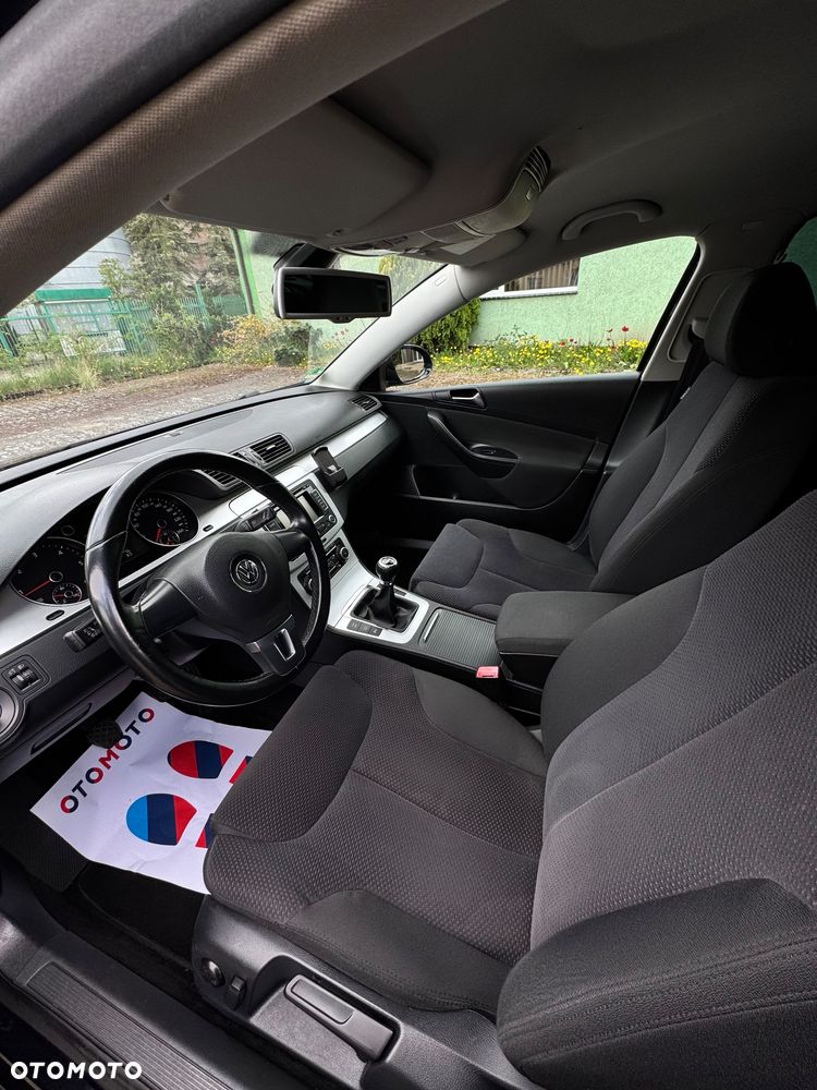 Volkswagen Passat 2.0 Blue TDI SCR Trendline - 6