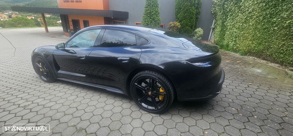Porsche Taycan Turbo S - 8