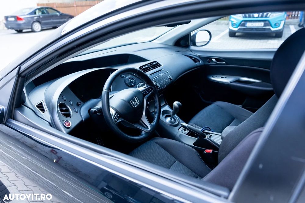 Honda Civic 1.8i-VTEC Executive - 8