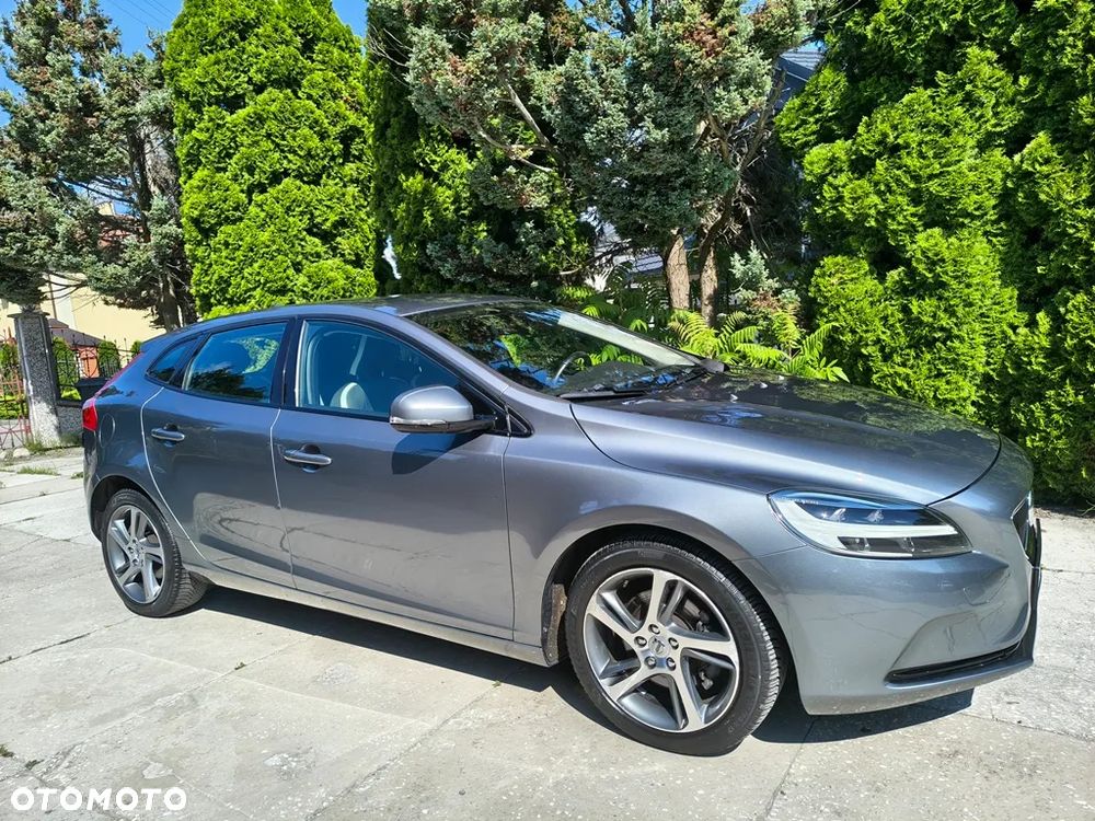 Volvo V40 T2 Linje Svart - 12
