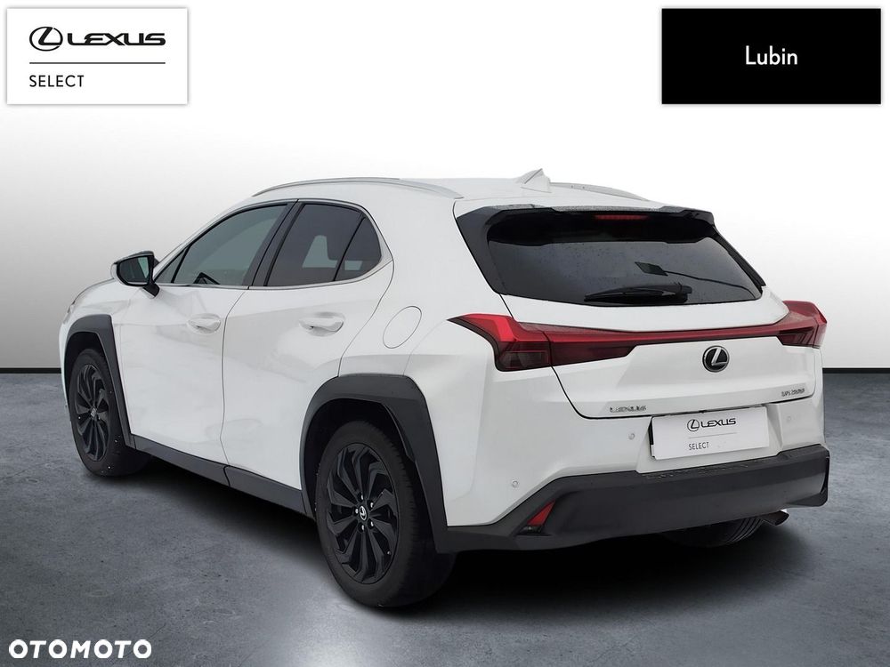 Lexus UX - 3