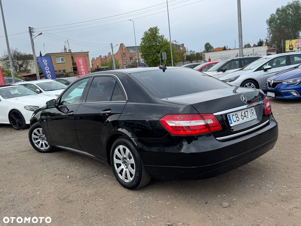 Mercedes-Benz Klasa E 200 CDI DPF BlueEFFICIENCY Automatik - 2