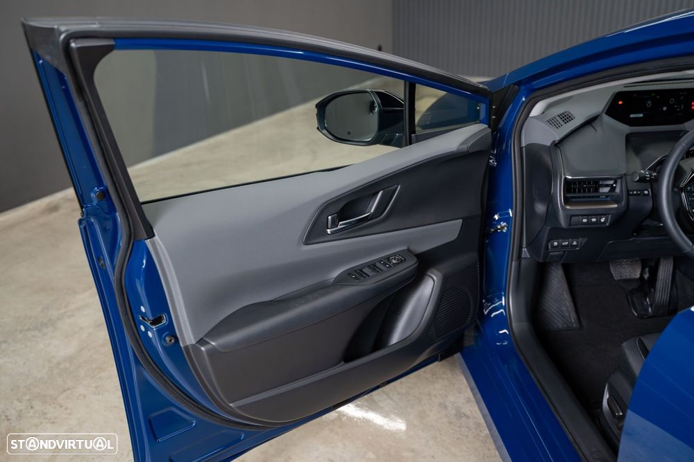 Toyota Prius 2.0 Plug-in Luxury - 15