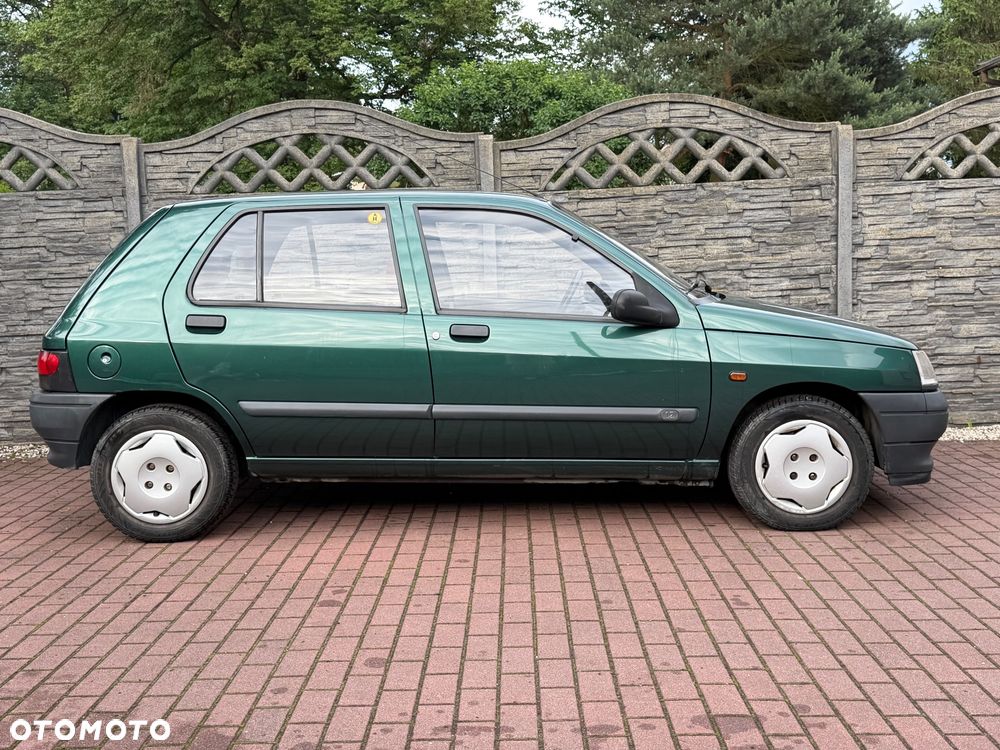 Renault Clio - 8