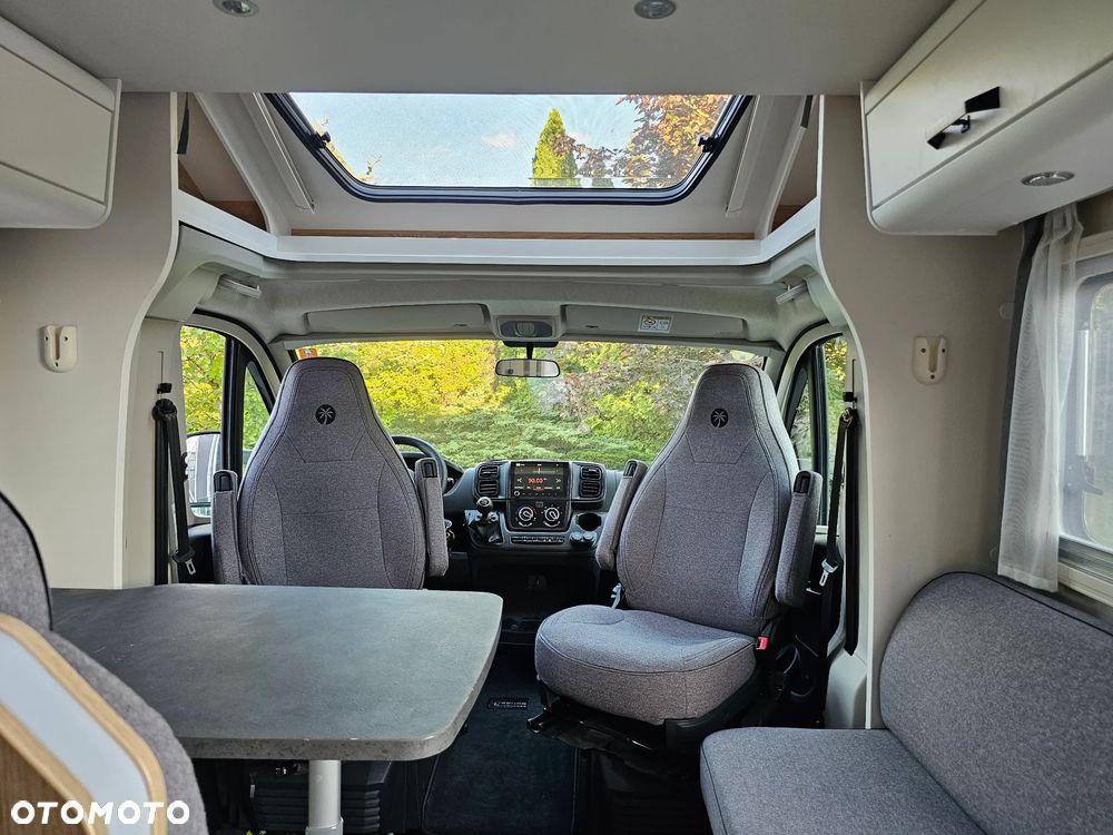 Sunlight CAPRON / HYMER ERIBA T67 Zimowy 4 miejsca do spania - 11