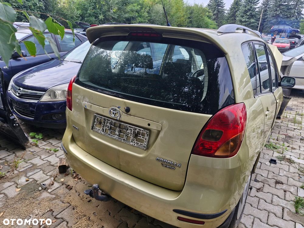 Hak Toyota COROLLA VERSO I 2003 rok - 2