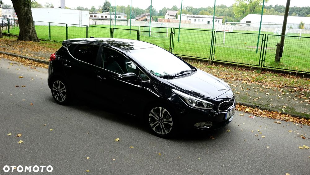 Kia Ceed 1.6 CRDi 128 Platinum Edition - 38