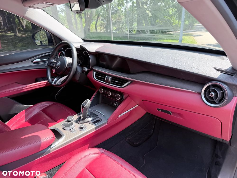 Alfa Romeo Stelvio 2.0 Turbo 16V AT8-Q4 Lusso Ti - 6