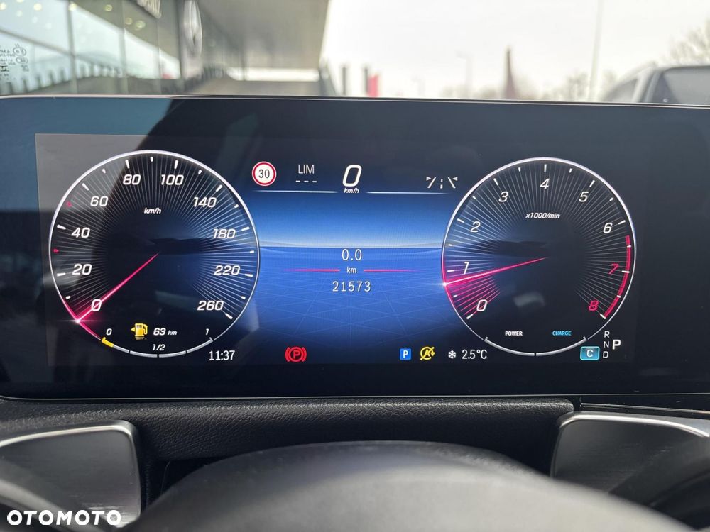 Mercedes-Benz GLB - 12