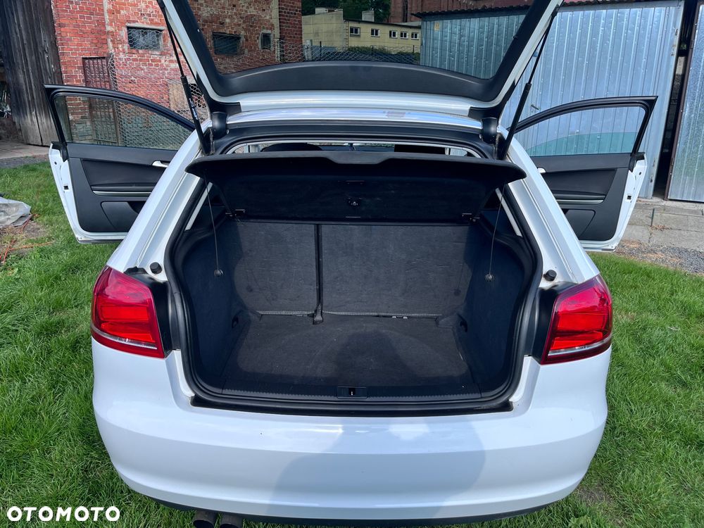 Audi A3 3-drzwiowe 2.0 TDI DPF Ambiente - 2