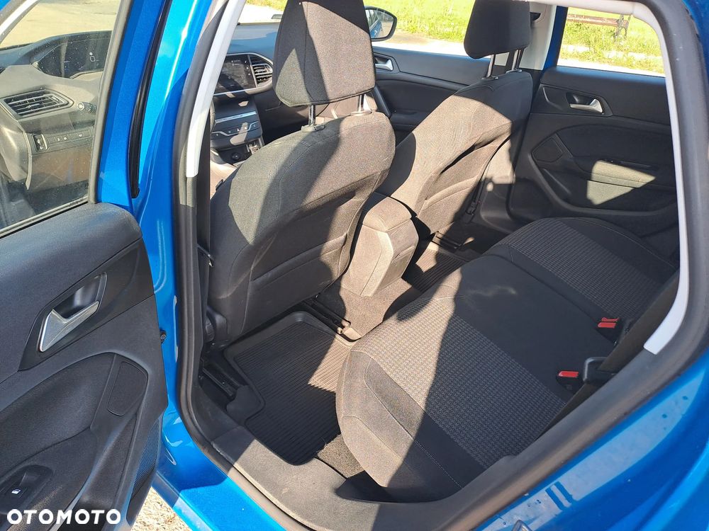 Peugeot 308 1.5 BlueHDi Allure Pack S&S EAT8 - 11