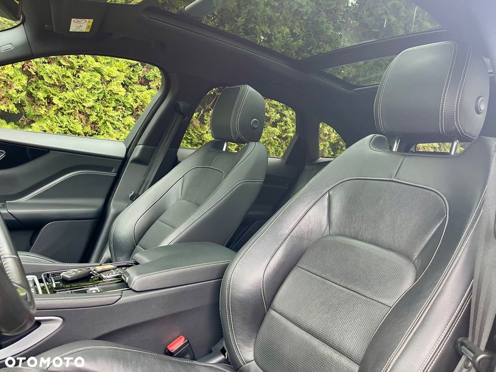 Jaguar F-Pace 25t AWD Portfolio - 13