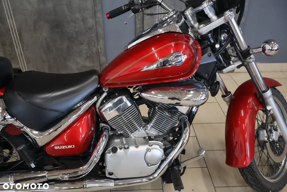 Suzuki Intruder - 9
