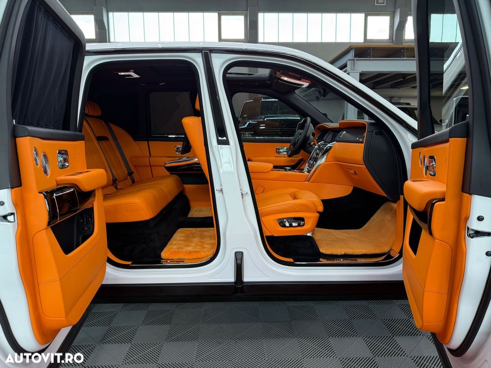 Rolls-Royce Cullinan - 10