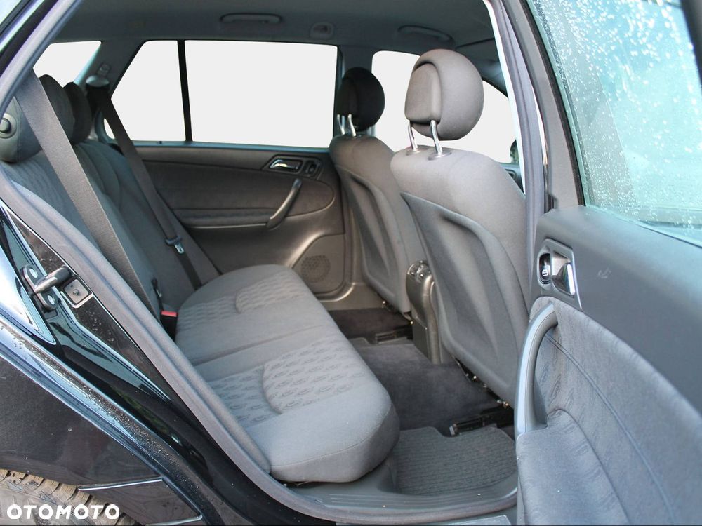 Mercedes-Benz Klasa C 200 CGI Elegance - 7