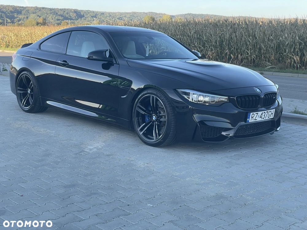 BMW M4 Coupe DKG - 22