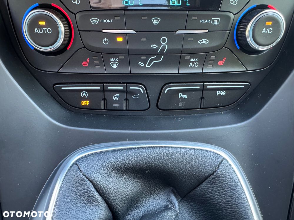 Ford Kuga 1.5 EcoBoost 2x4 ST-Line - 29
