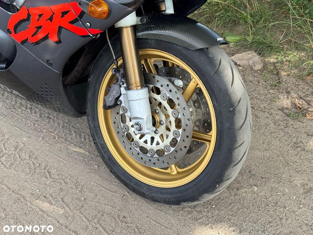 Honda CBR - 7