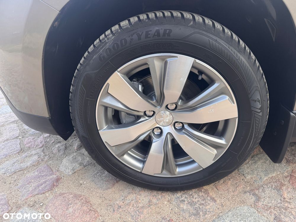 Peugeot 2008 e-HDi FAP 115 STOP & START Allure - 11