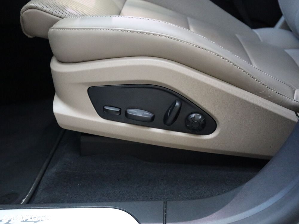 Porsche Macan - 17