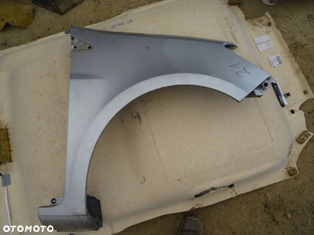 Błotnik Prawy Przód Renault Clio III TED69