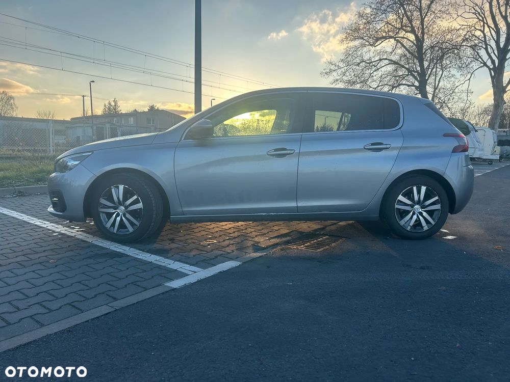 Peugeot 308 1.2 PureTech GPF Allure Pack S&S - 8