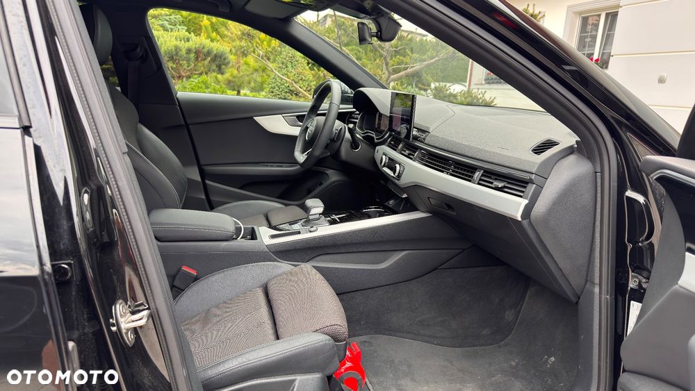 Audi A4 Limousine 35 TFSI mHEV S tronic - 12